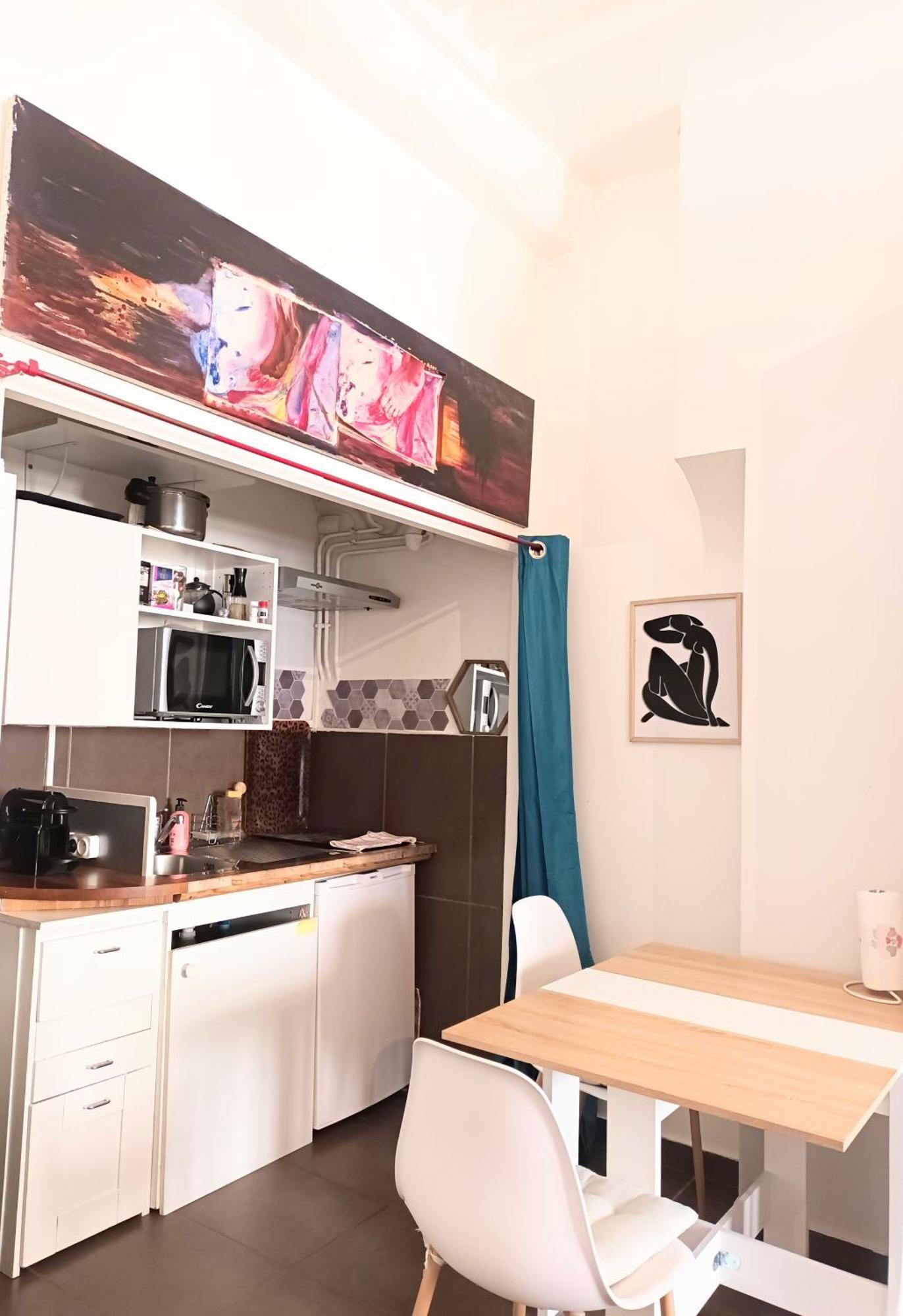 Nest In Heart Of Apartment *